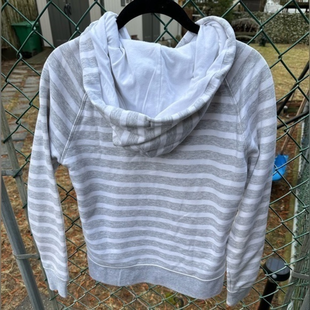 GAP Factory Women's Gray/White Striped Zip Up Logo Hoodie‎ (Small) - Picture 2 of 5